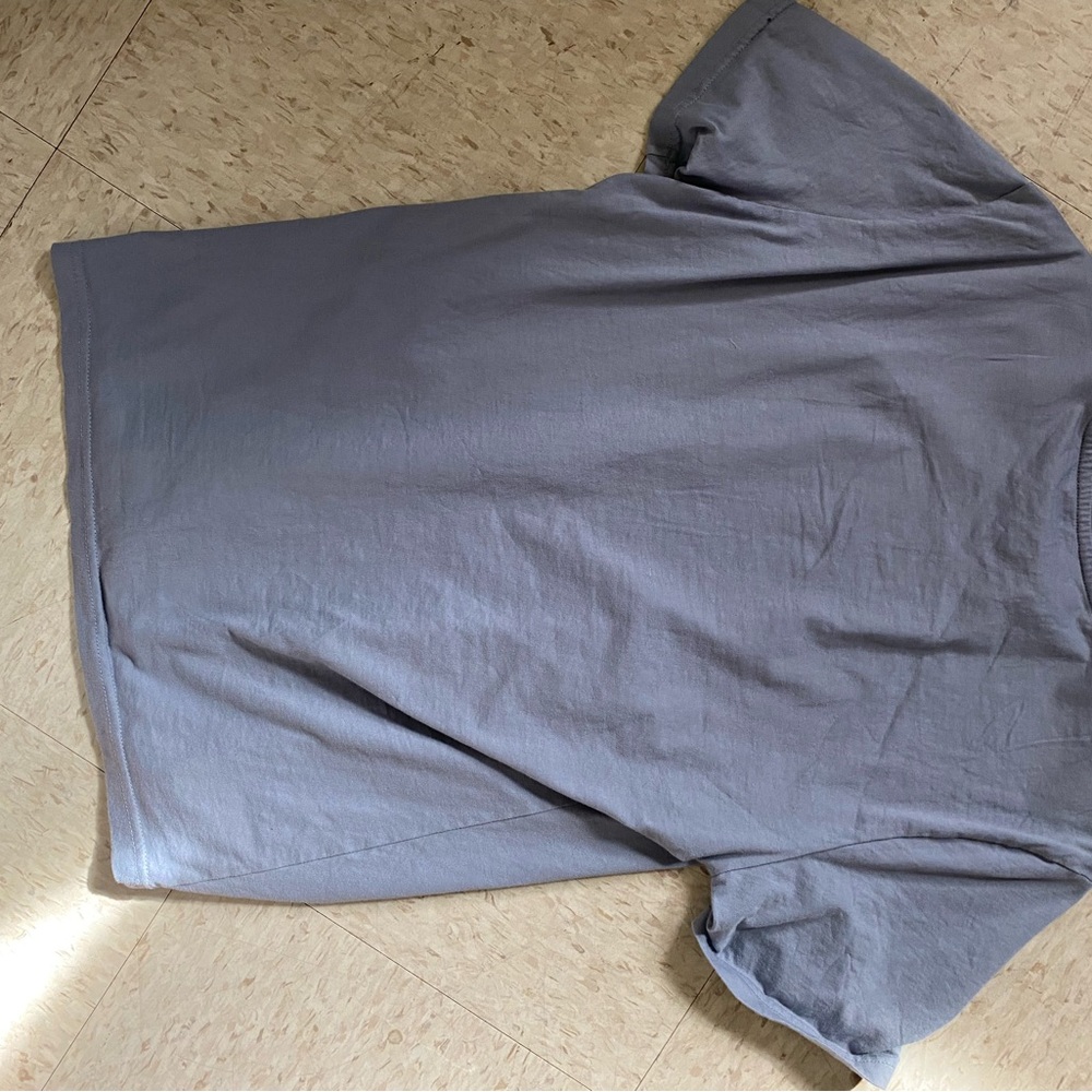 Common gray shirt size S, good condition, single use. sorry I don't have an iron